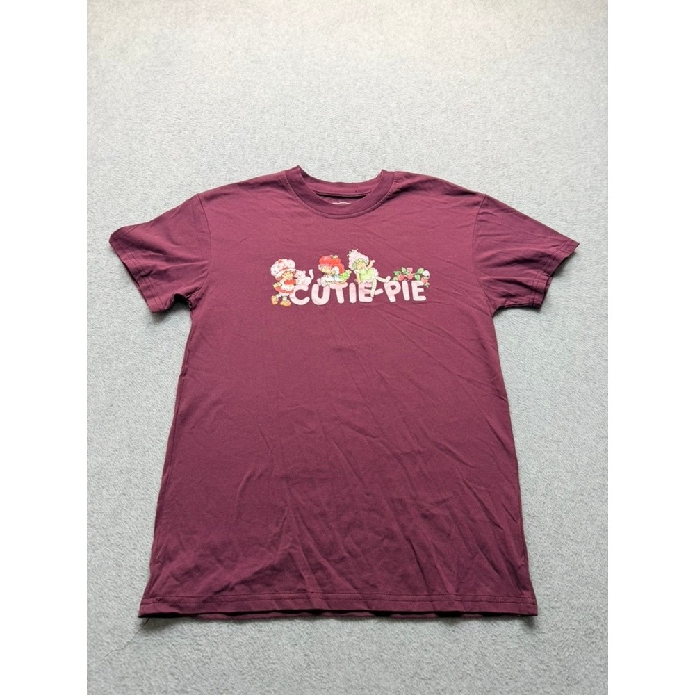Strawberry Shortcake Cutie Pie Graphic Tee Maroon Short Sleeve T-Shirt Womens M